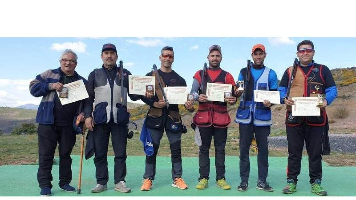 Cuadro de honor y en las diferentes categorías del Provincial de Tiro al Plato en la modalidad Robot.
