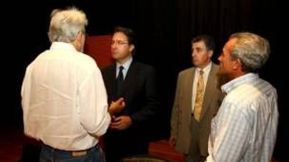 El ex presidente de Afinsa se reunió ayer con algunos de los afectados por el caso en Ponferrada