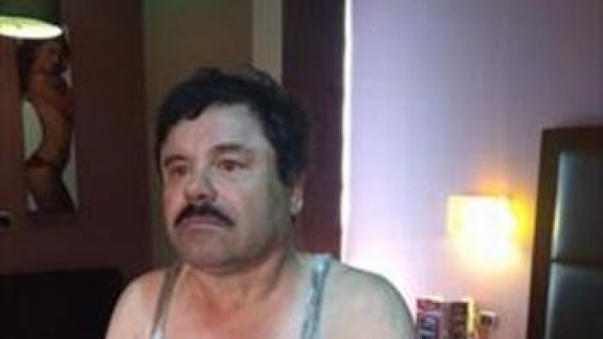 Joaquín, 'El Chapo', Guzmán, en el momento de su nueva detención, ayer, en Los Mochis (Sinaloa, México).