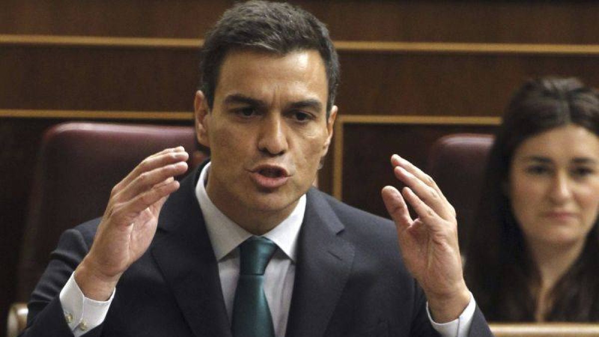 El secretario general del PSOE, Pedro Sánchez, durante su intervención hoy en la sesión de control al Gobierno.