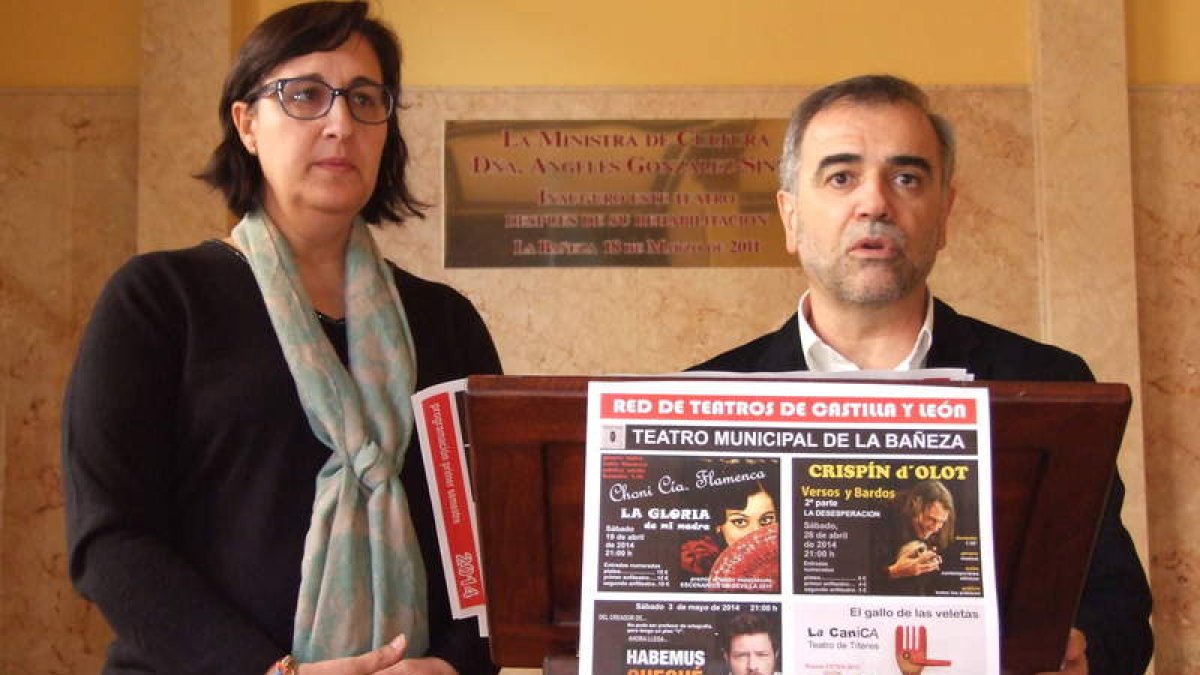 La concejala de Cultura, Carmen de la Torre, y el alcalde, José Miguel Palazuelo.