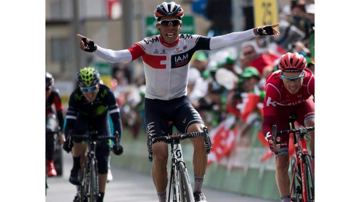 Jarlinson Pantano celebra su victoria en la decimoquinta etapa del Tour de Francia. GIAN EHRENZELLER