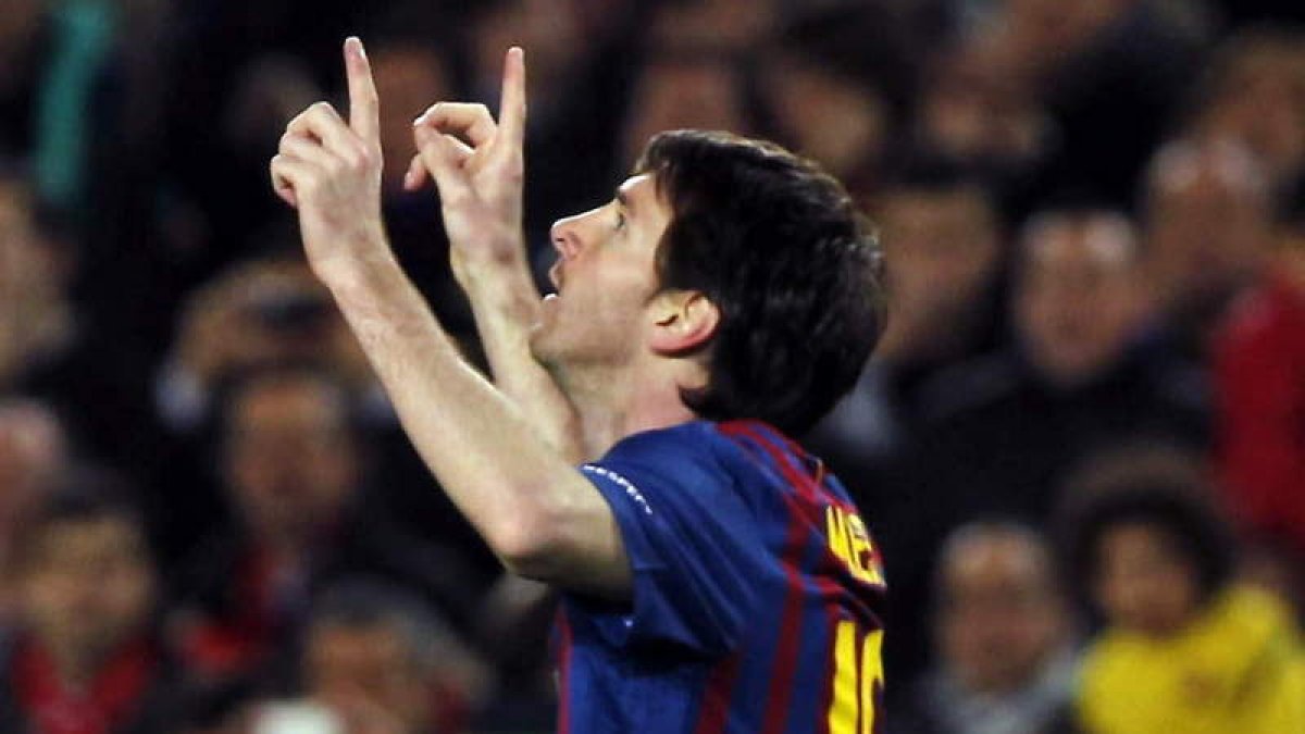 Messi celebra uno de los cinco goles que marcó ayer al Bayer Leverkusen.