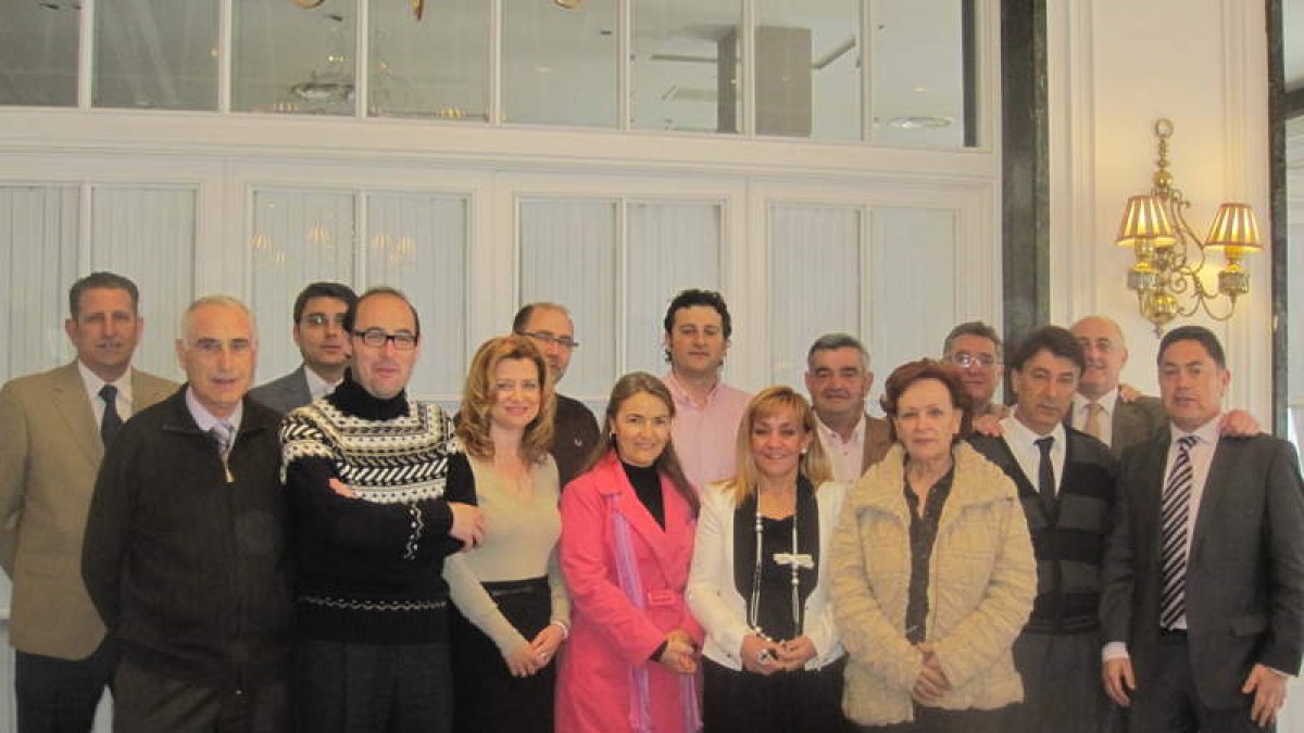 Imagen de la reunión entre Carrasco y los alcaldes del alfoz.