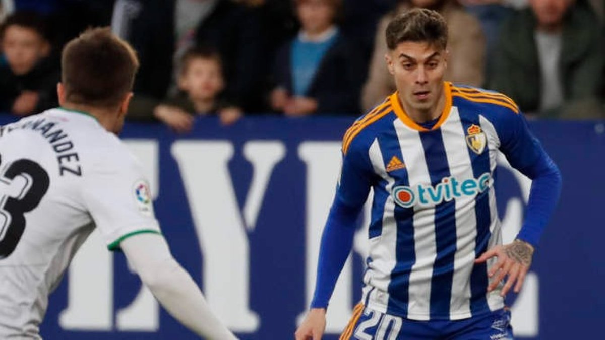 Naranjo vive su segunda temporada en la Deportiva. L. DE LA MATA