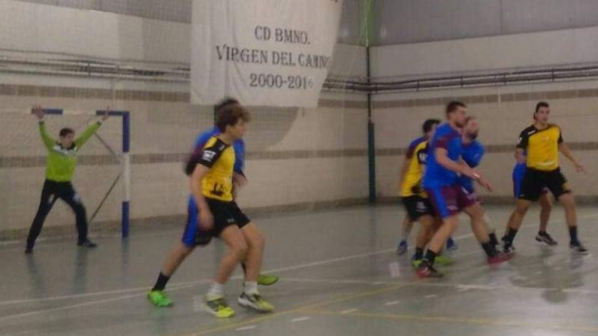 El Vitaldent La Virgen sigue firme en el campeonato de Liga. DL