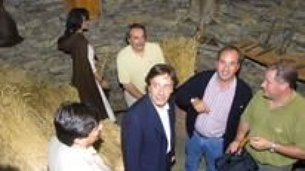 Villalba ya ha visitado en más ocasiones Los Ancares. En la foto, durante una estancia en Peranzanes