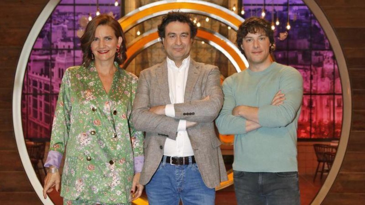 Samantha Vallejo-Nágera, Pepe Rodríguez y Jordi Cruz, jueces del concurso de TVE-1 Masterchef 7.