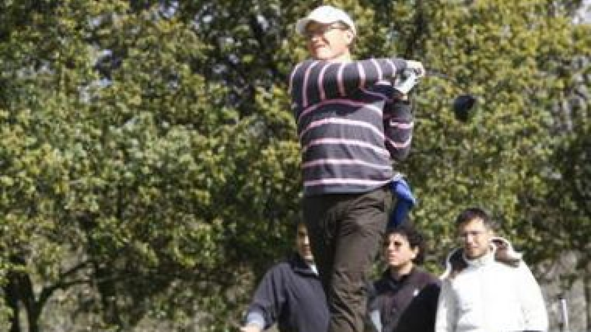 El tiempo dio ayer una tregua y contribuyó a que se viviese una gran jornada de golf.