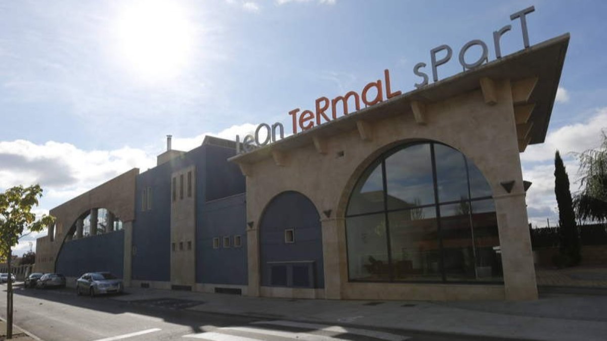 Imagen del León Termal Sport de Santa María del Páramo. JESÚS F. SALVADORES