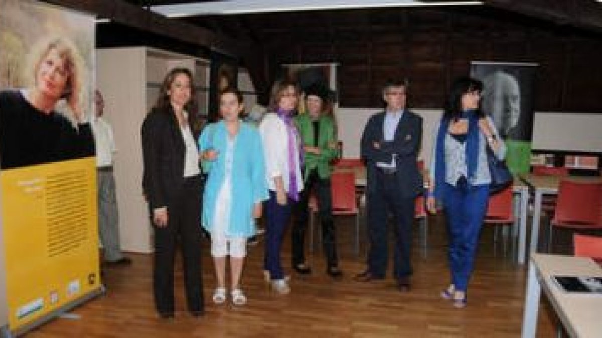 El alcalde y varias concejalas visitaron el chalé de Padre Isla.