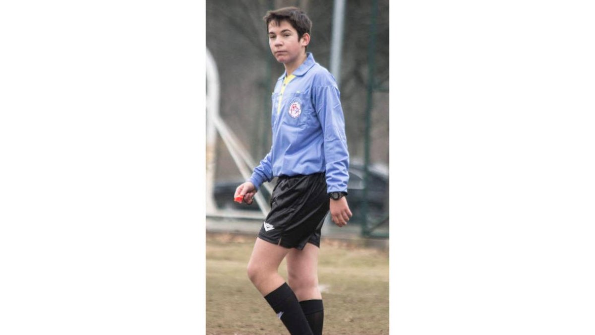 Jorge Vega, el día de su debut como árbitro leonés en la categoría prebenjamín