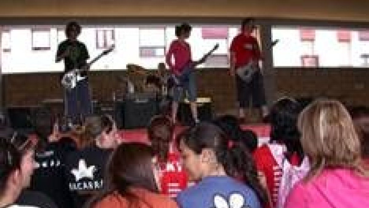 El grupo de rock roblano puso el broche al evento deportivo