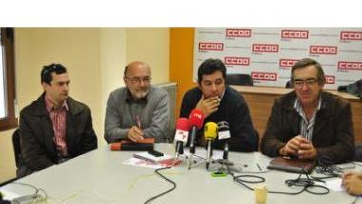Felipe Fernández, Pepe Lloré, Manuel García y Ramón Laso, de CC.OO.