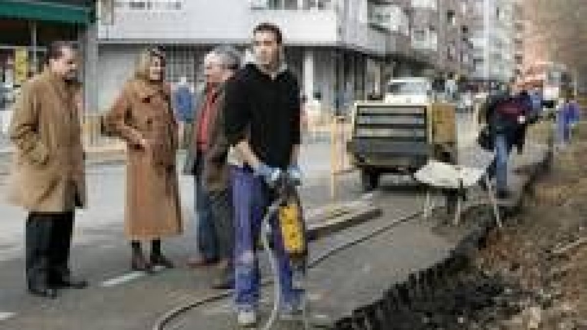Amilivia y Alonso visitaron las obras del barrio de San Claudio en la capital