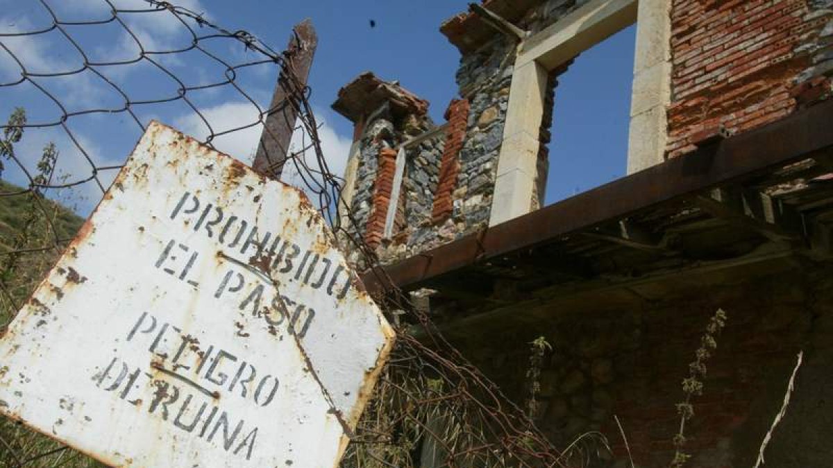 Imagen reciente de uno de los pueblos abandonados de Castilla y León, en una imagen de archivo.