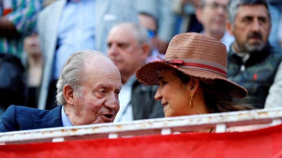 El rey Juan Carlos junto a la infanta Elena en una imagen de archivo. JUAN CARLOS HIDALGO