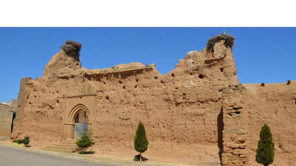 La tapia del cementerio de Villamandos