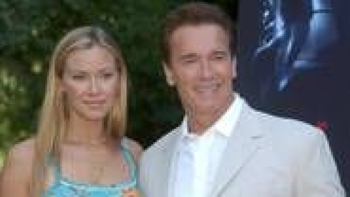 Schawrzenegger junto a su compañera de reparto Kristana Loken