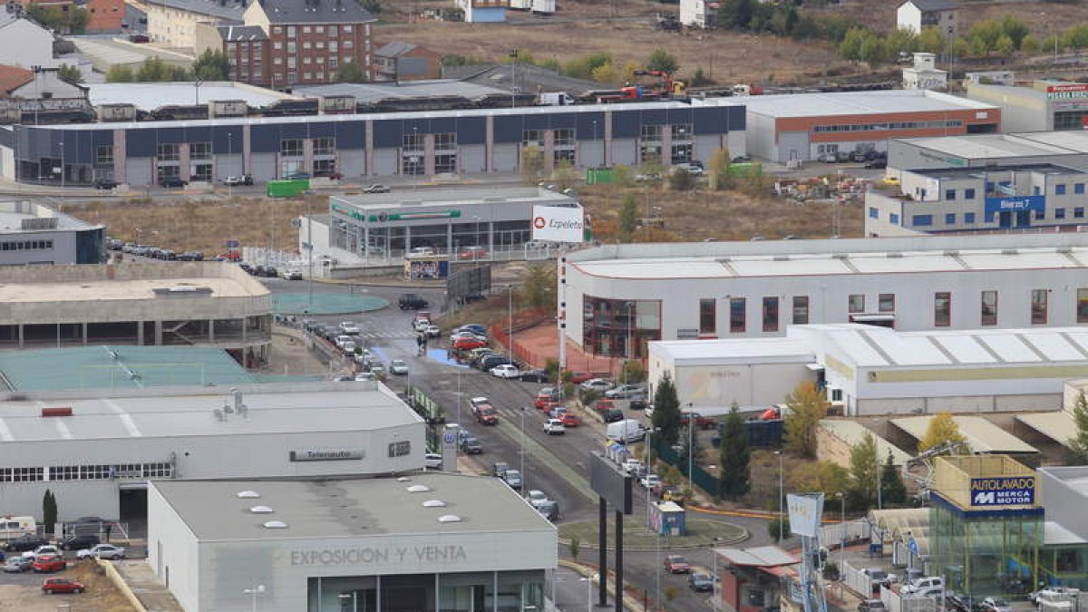 La imagen muestra uno de los polígonos de Ponferrada, donde se han instalado también pequeños empresarios.