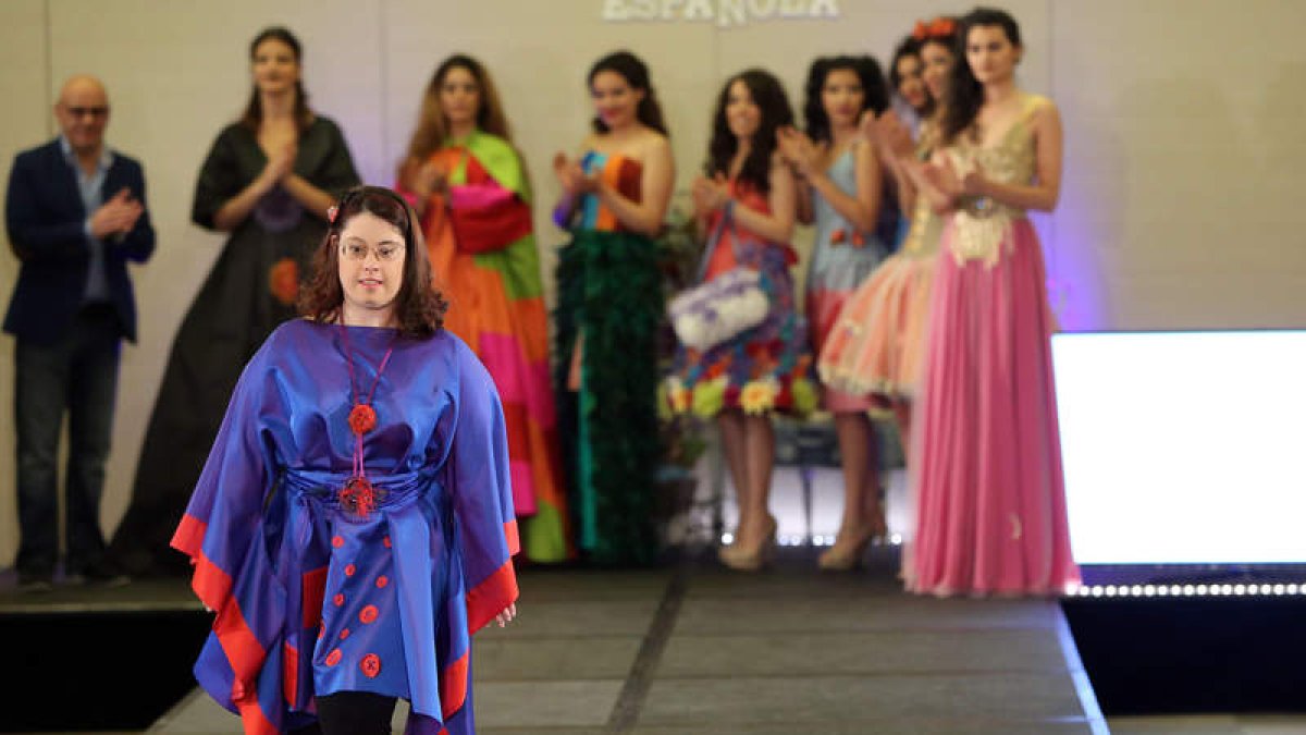 Isabel García Salguero durante el desfile de su colección en Madrid. RAQUEL P. VIECO