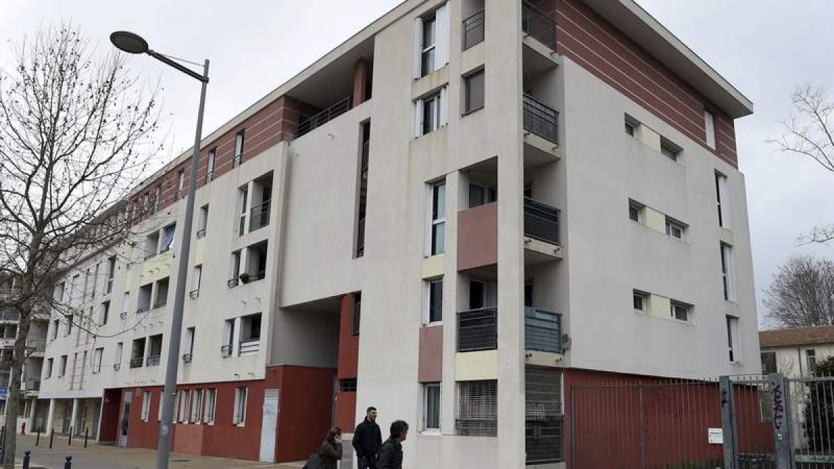 En este bloque de apartamentos en Montpellier tuvo lugar la detención del yihadista. ALEXANDRE DIMOU