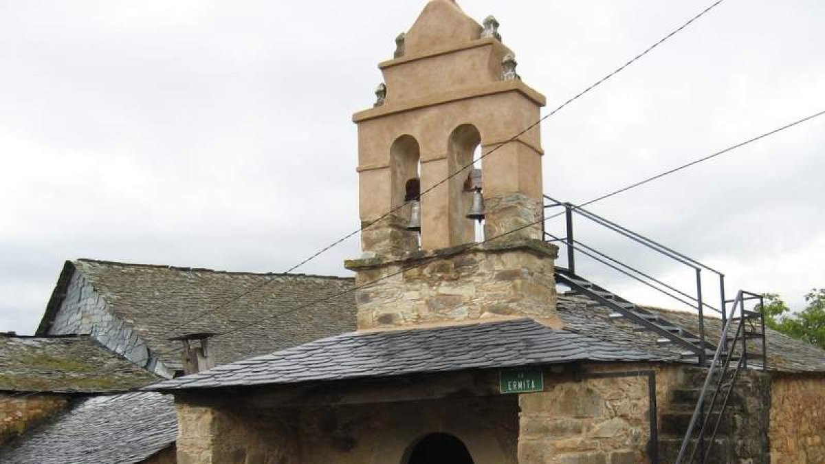 Tedejo estrenó ayer la reforma de su ermita.