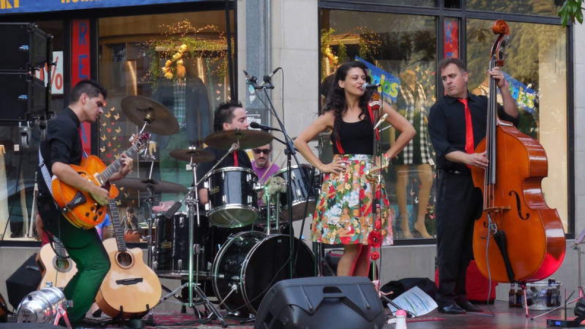 De izquierda a derecha: Emilio Sáiz, Luis Gonzaga, Leticia Robles y Javier Bahillo.