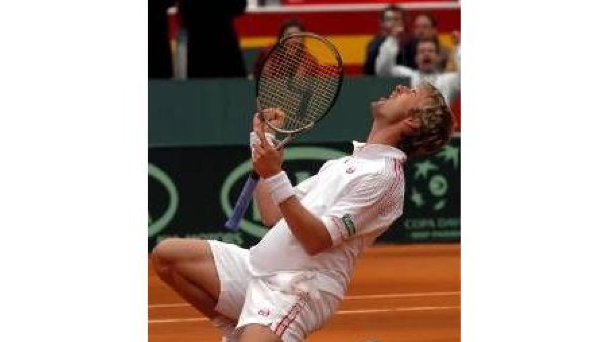 Ferrero celebra la consecución del punto definitivo para la eliminatoria, liberando toda la tensión