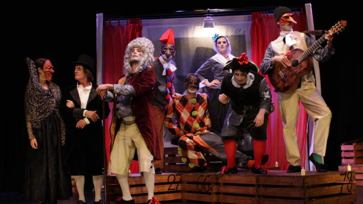 El grupo de teatro de la Universidad de Murcia representa hoy en Astorga ‘Luz en tinieblas’, obra de Laila Ripoll.