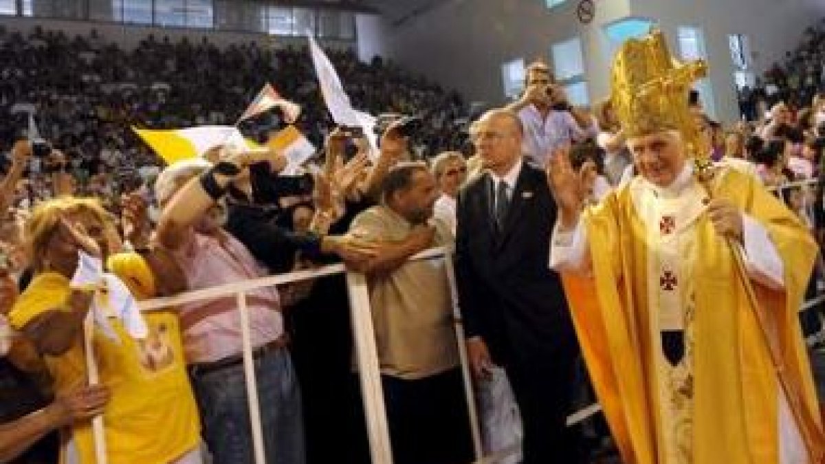 El Papa concluyó ayer su visita a Chipre.