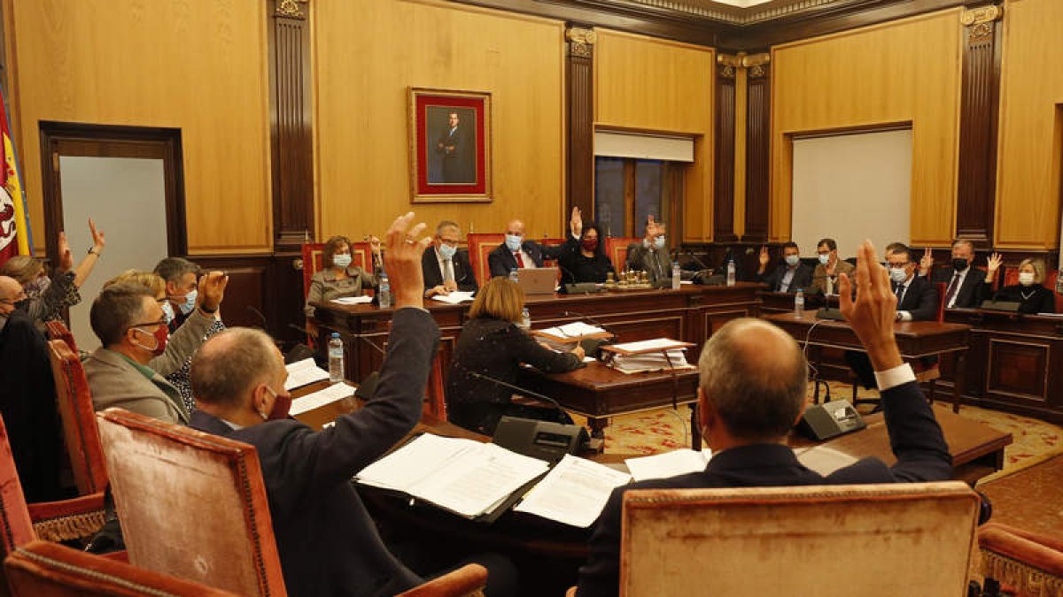 El Pleno, con formato presencial tras la pandemia. FERNANDO OTERO