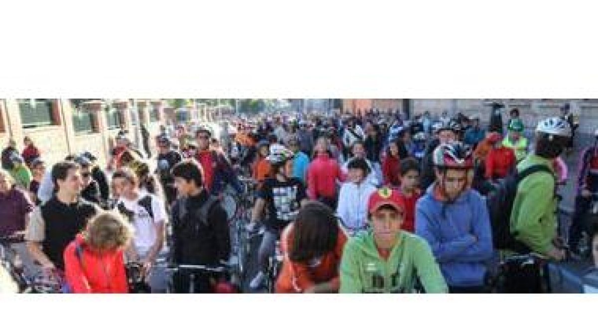 El uso del casco fue uno de los valores que se resaltaron en el recorrido.