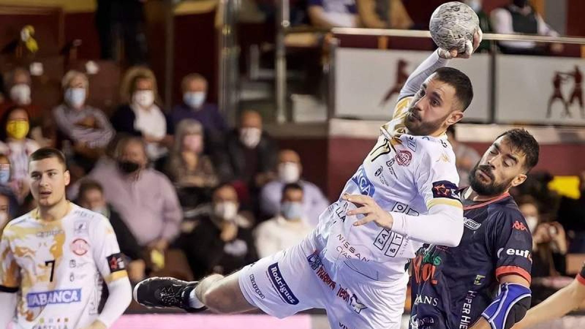 Dragan Soljic apenas contó con minutos de juego en su primera y única temporada en León. ADEMAR