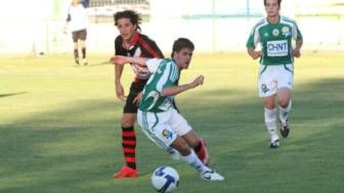 Los jugadores del Astorga tienen hoy una complicada papeleta ante el Palencia