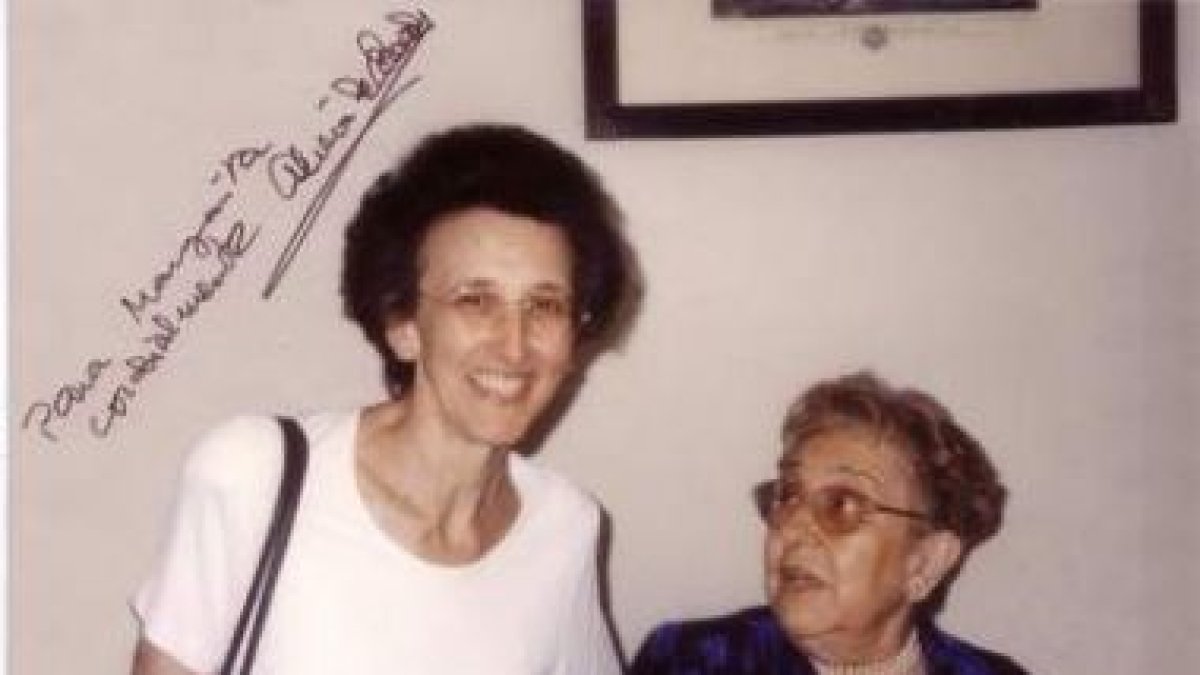 Alicia de Larrocha junto a Margarita Moráis, directora de Eutherpe.