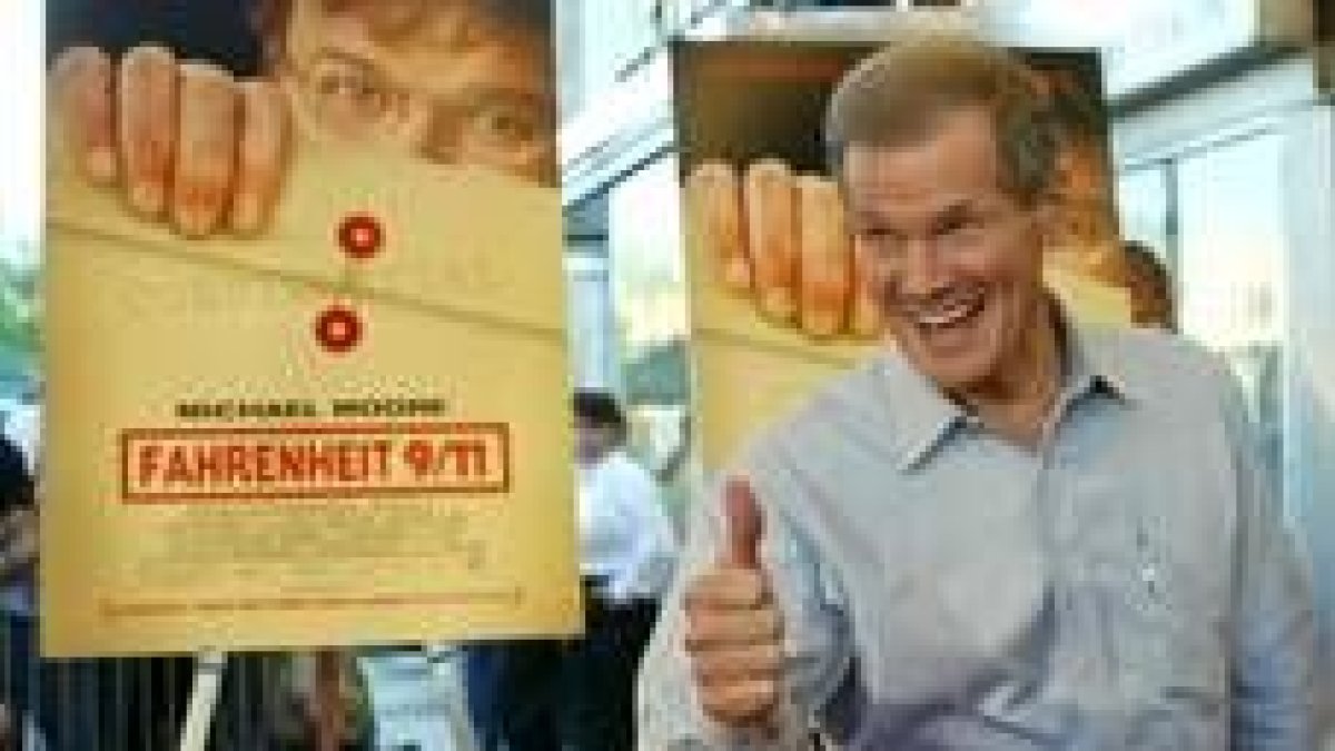 Un senador demócrata posaba ayer en la presentación de la película
