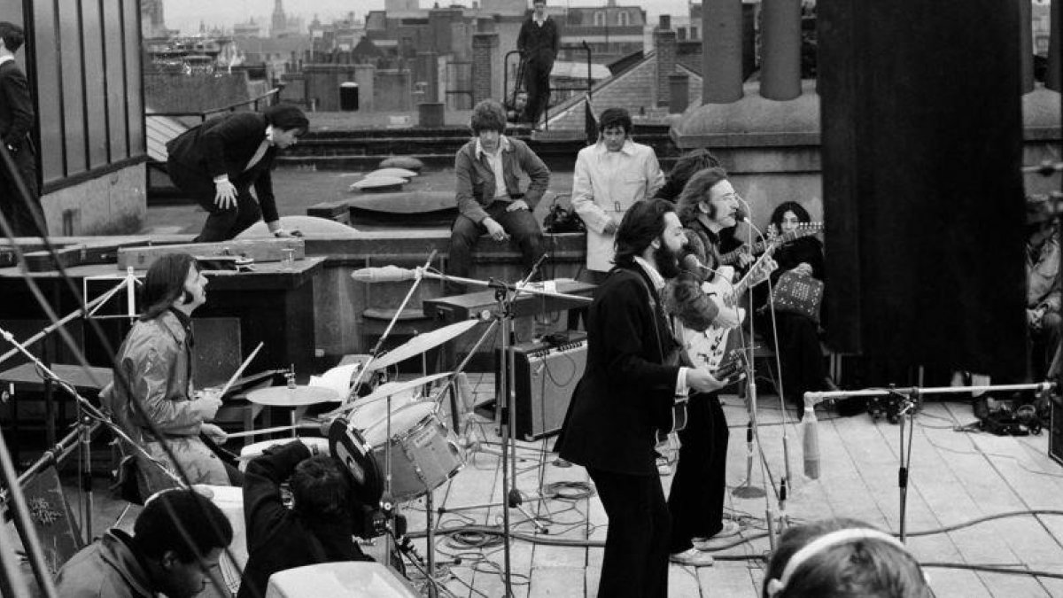 Los Beatles, en su mítico concierto en la azotea de Apple Records, en Londres.
