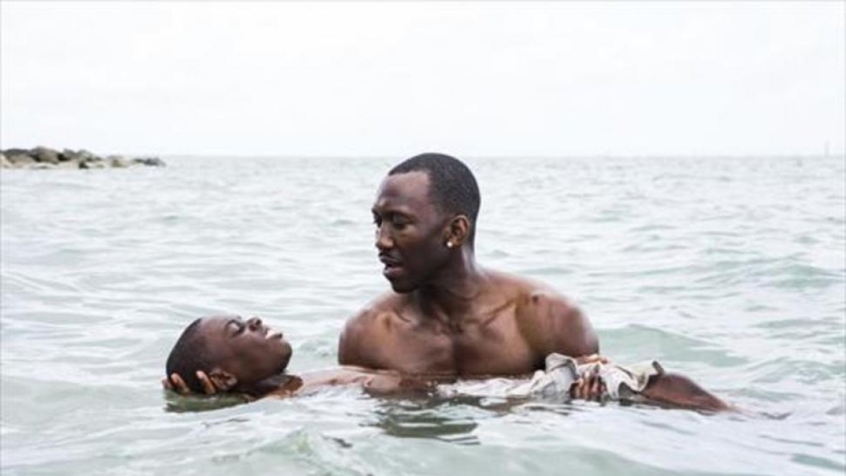 Alex R. Hibbert y Mahershala Ali, en una imagen de 'Moonlight'.