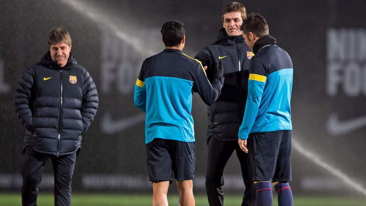 Jordi Roura, a la izquierda, asegura que Tito Vilanova estará esta noche en La Rosaleda.
