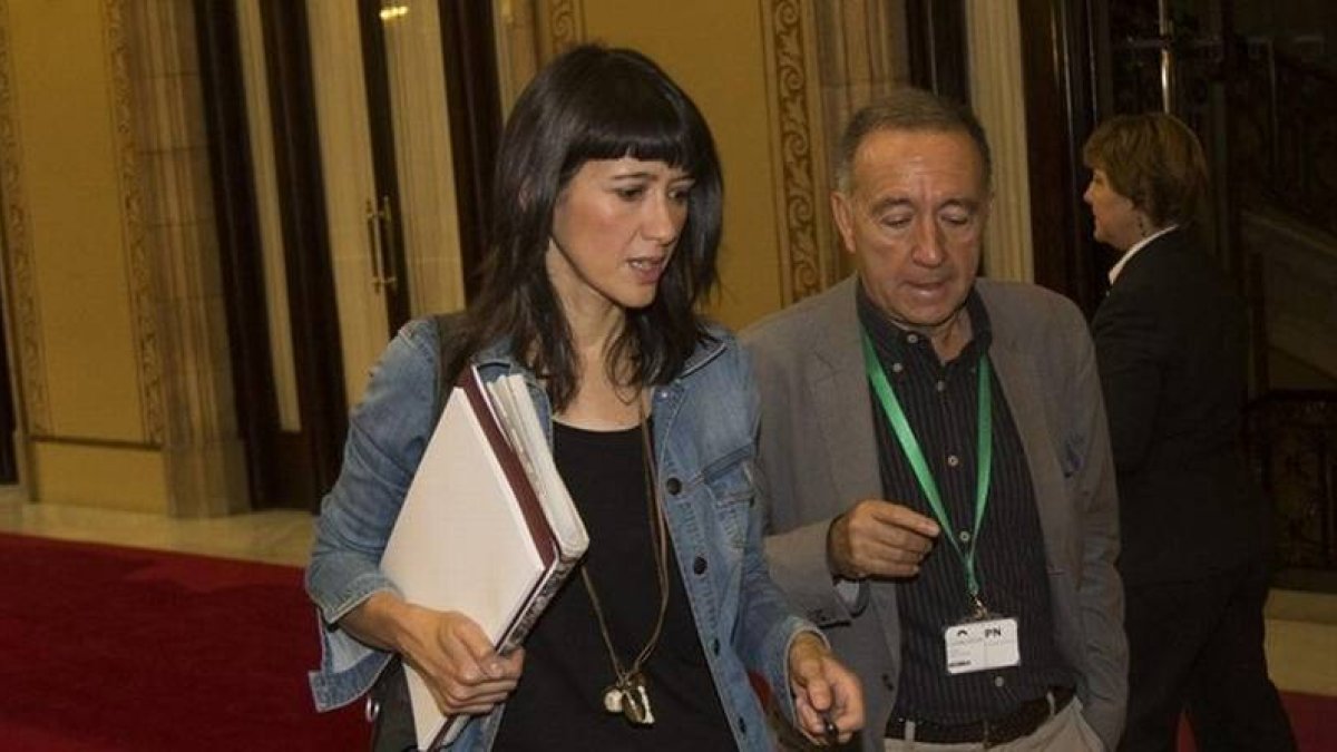 http://www.elperiodico.com/es/noticias/politica/parlon-acepta-presentarse-como-primera-secretaria-del-psc-3300568