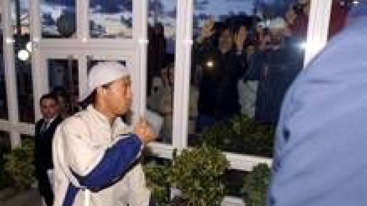 Ronaldinho fue la mayor atracción del Barça a su llegada a Vigo