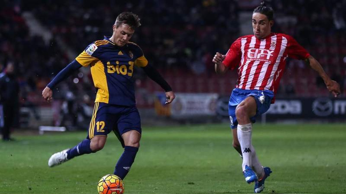 Pavón también volvió al once, pero fue sustituido en el descanso del partido.