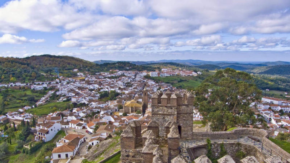 Vista de la localidad onubense de Cortegana, donde se desarrollarán las jornadas. DL