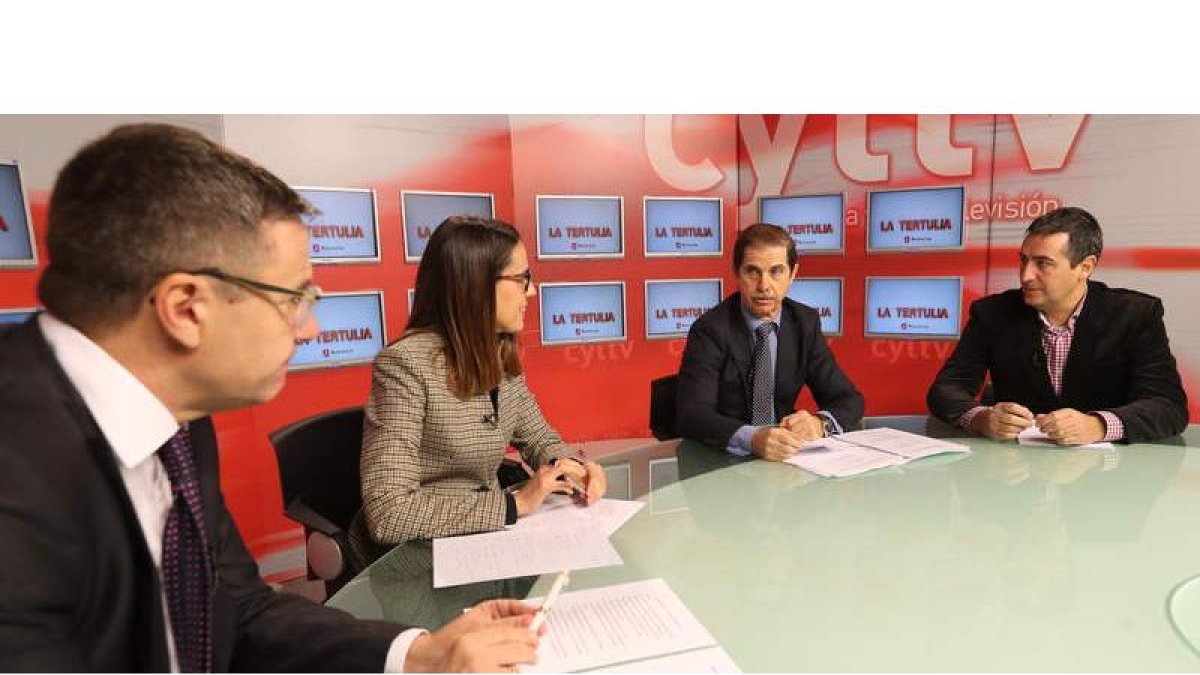 Manuel Domínguez, Silvia Nogueiro, Francisco Marín y Juan Carlos Franco, en el programa La Tertulia de esta semana. L. DE LA MATA