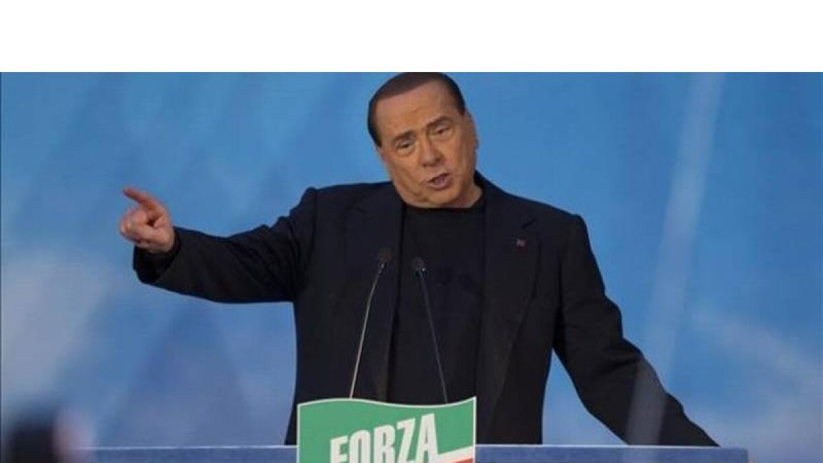 Berlusconi, en su intervención antes de ser expulsado del Senado, este miércoles.