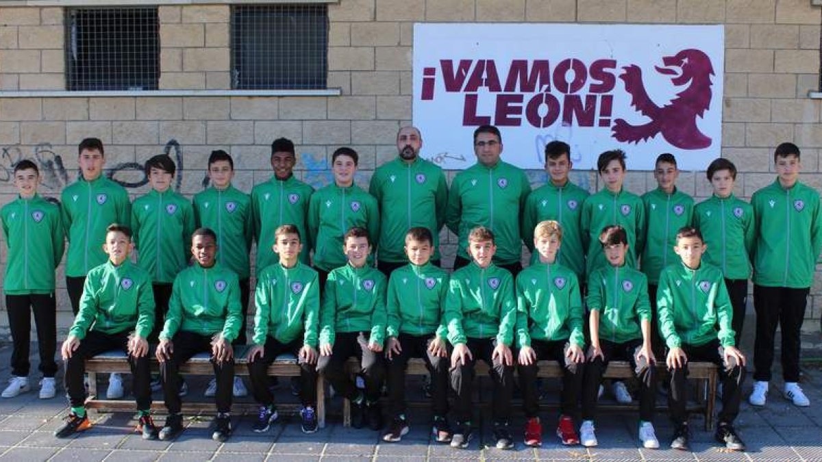 El Atlético Pinilla puede cerrar este sábado su ascenso a la Segunda División Regional Infantil. DL