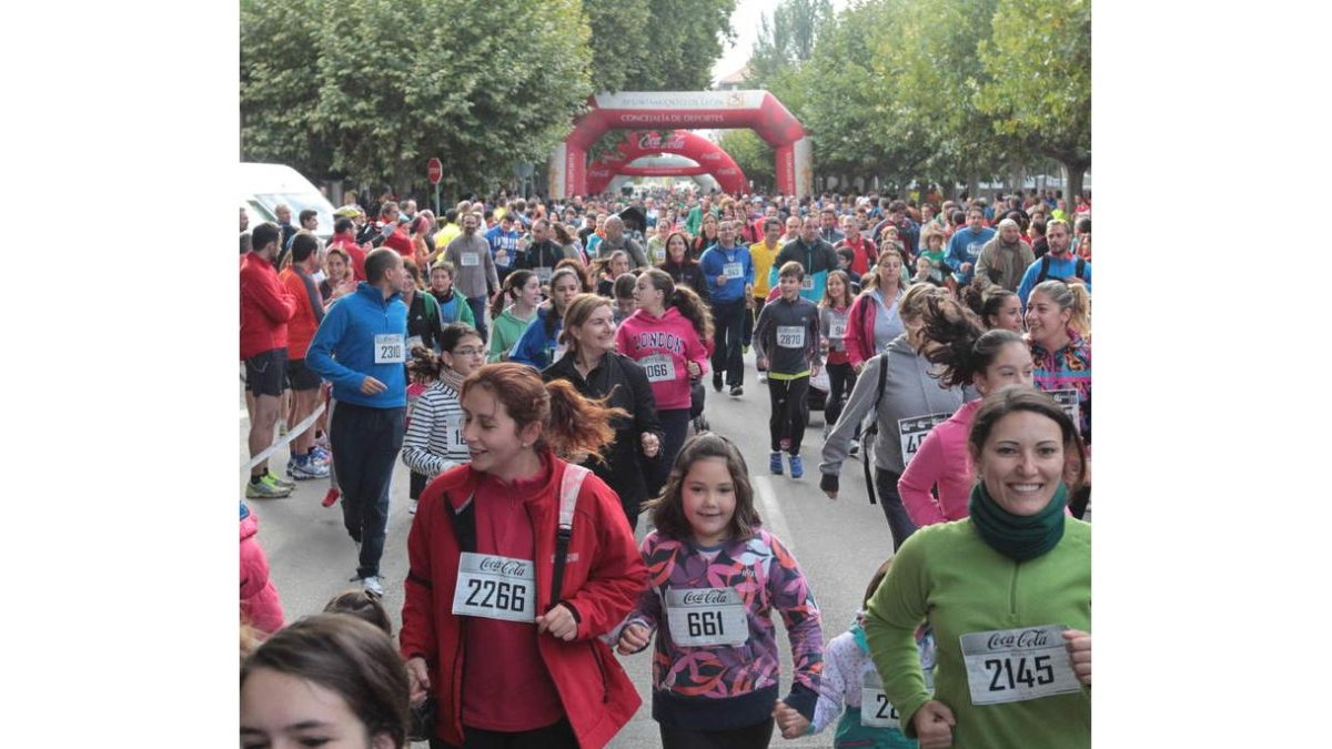 La carrera de hoy volverá a vestir a León del mejor colorido deportivo.