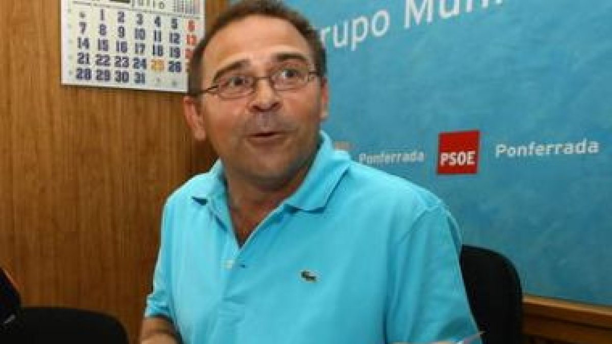 El portavoz del grupo socialista, Fernando de la Torre.