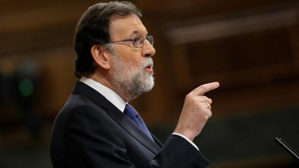 El presidente del Gobierno durante su intervención en el pleno.